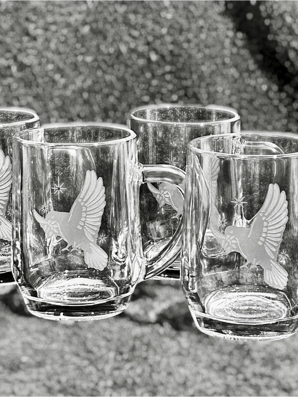 Vtg Arcoroc France Christmas Mugs Etched Peace Doves 8oz Set 4 Clear Glass Cups